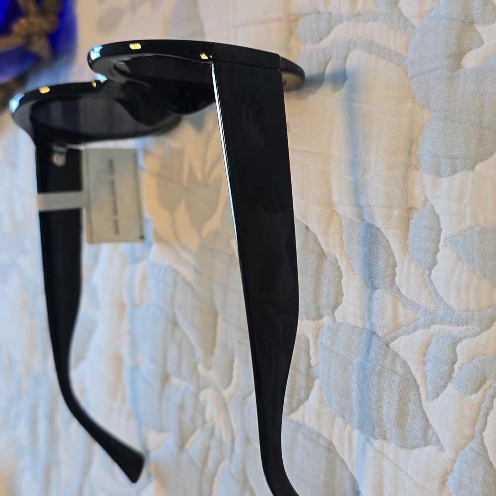 Sean John Designer Sunglasses - Picture 2 of 5